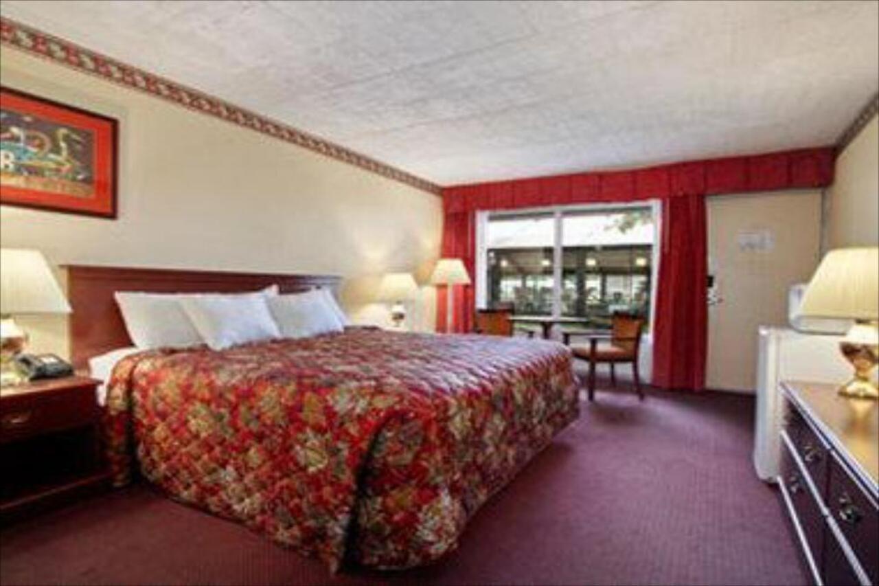Days Inn East Stroudsburg Exteriér fotografie